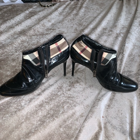 Burberry Shoes - Booties